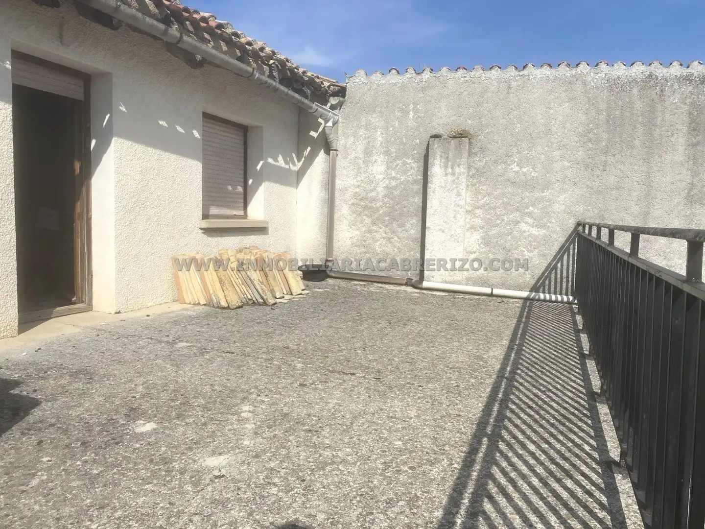 Vista exterior de Casa adosada en venda en Obanos amb Calefacció, Parquet i Terrassa