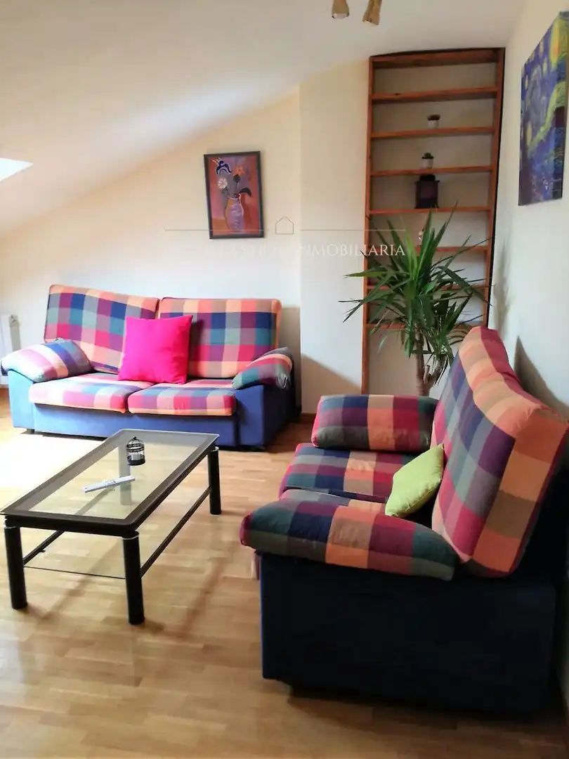 Living room of Flat for rent in Salamanca  with Heating, Parquet flooring and Furnished