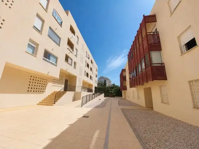 Vista exterior de Piso en venta en Manilva con Aire acondicionado, Calefacción y Jardín privado