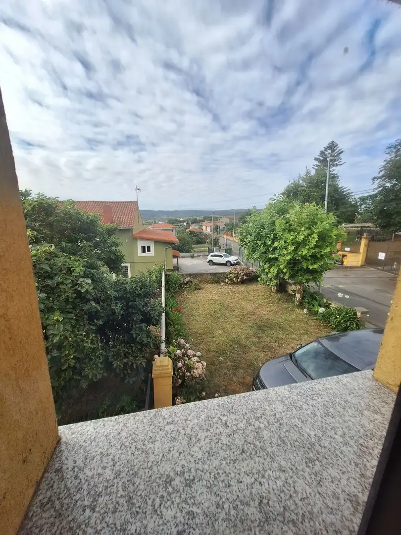 Aparcament de Casa adosada en venda en Carreño