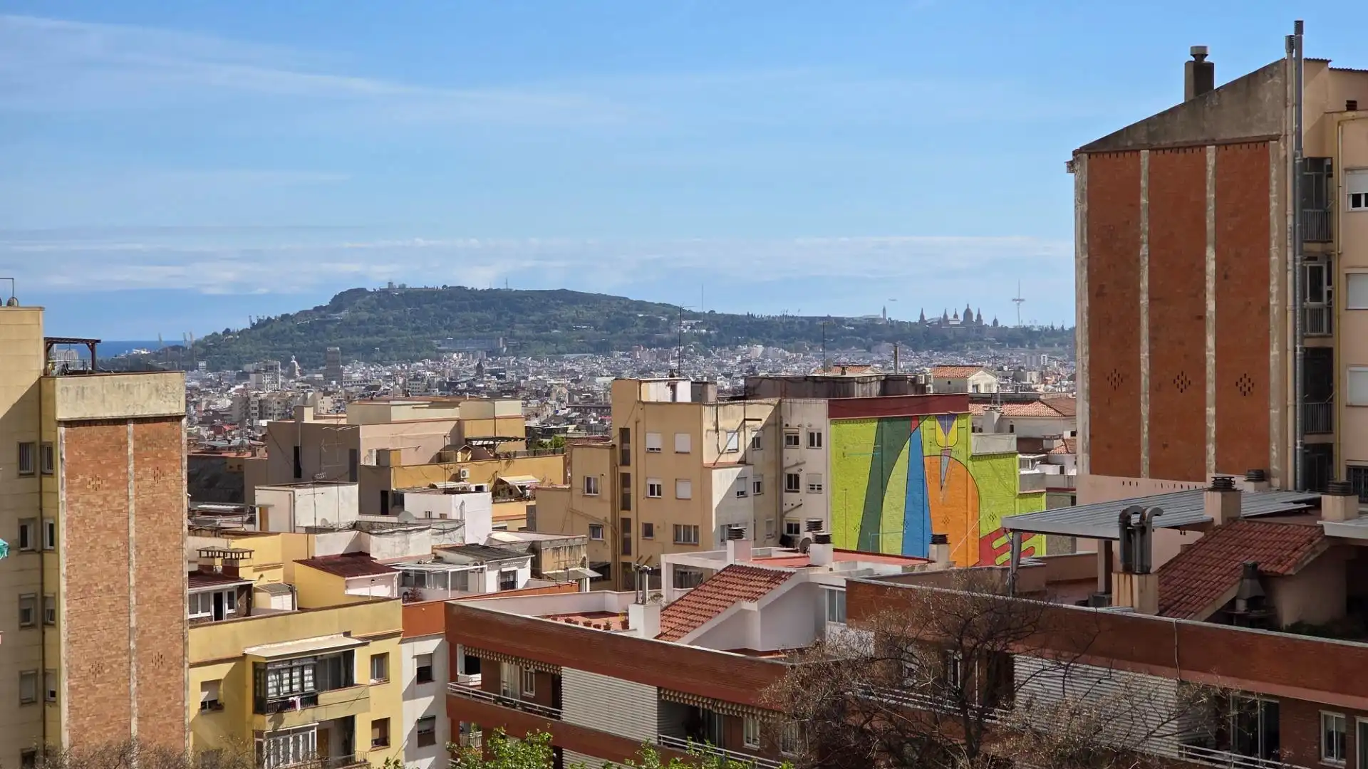 Außenansicht von Wohnung zum Verkauf in Barcelona mit Heizung