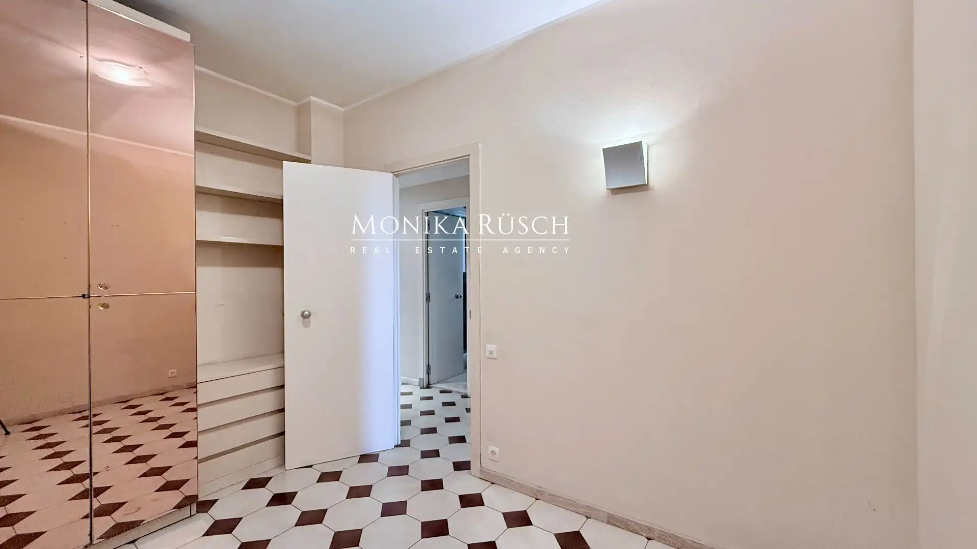 Piso en venta en Barcelona con Calefacción, Terraza y Trastero