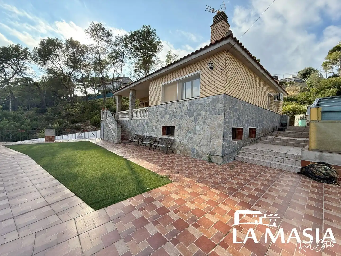 Casa con jardín en venta en Olivella