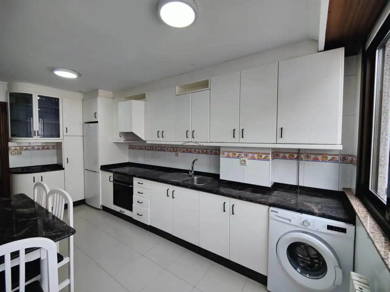 Kitchen of Flat for rent in Ourense Capital   with Heating, Storage room and Furnished