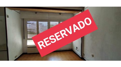 PISO EN VENTA EN GIRONA  SANTA EUGENIA  A Reformar  ENTRADA SOLO  8.000. RESTO EN CUOTAS HIPOTECARIAS MENOS QUE UN ALQUILER  3º PI