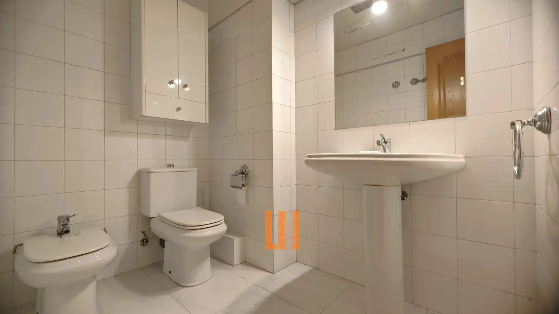 Badezimmer von Büro zur Miete in A Coruña Capital  mit Heizung und Internet