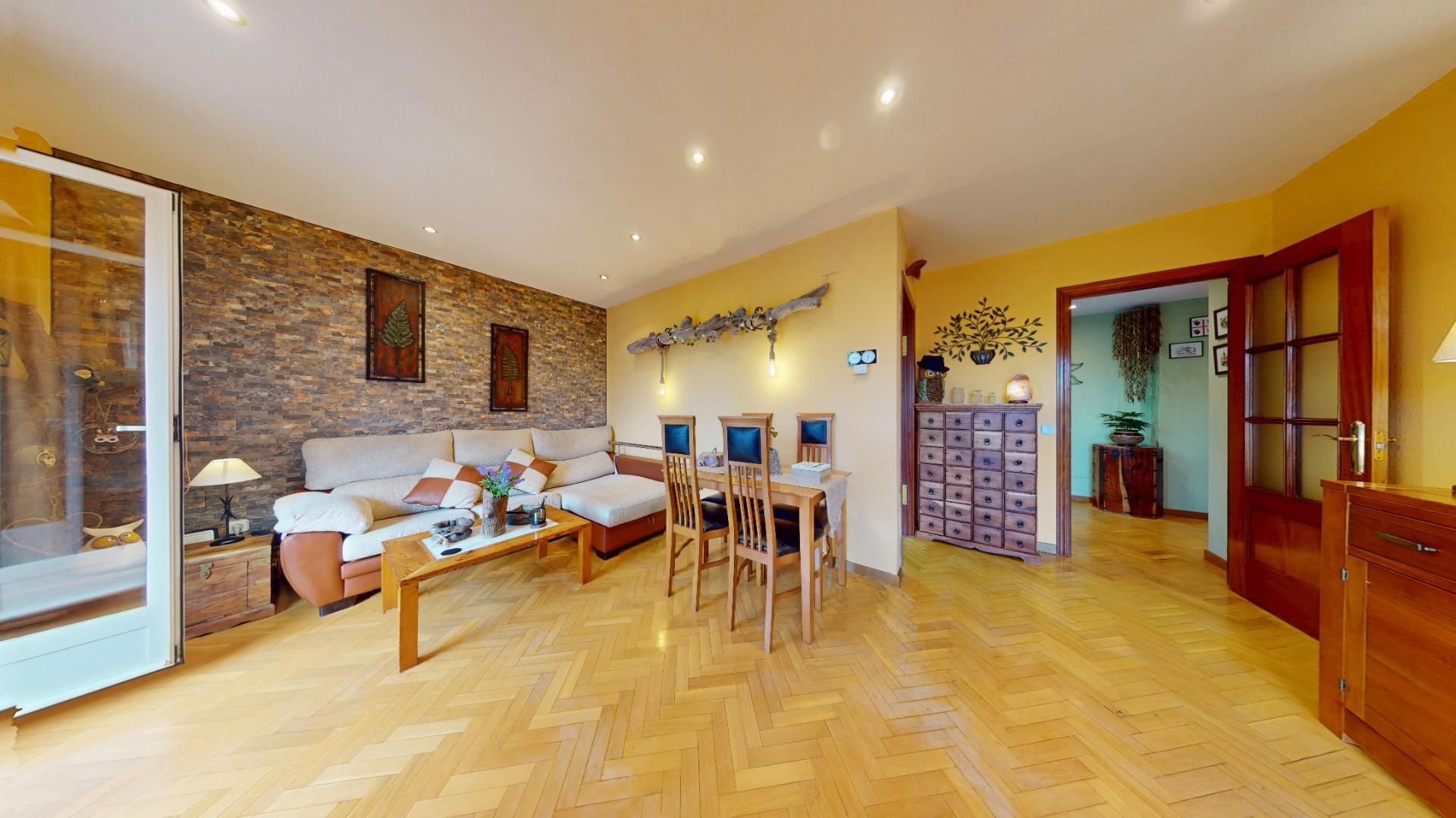 Sala de estar de Dúplex en venta en Sevilla la Nueva con Aire acondicionado, Calefacción y Jardín privado