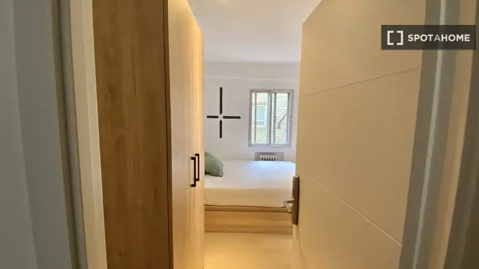 Bedroom of Flat for rent in Madrid  with Air Conditioner, Heating and Furnished