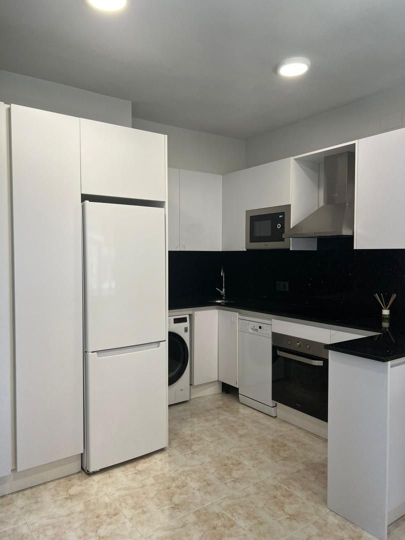 Cuina de Estudi de lloguer en  Barcelona Capital amb Calefacció, Moblat i Forn