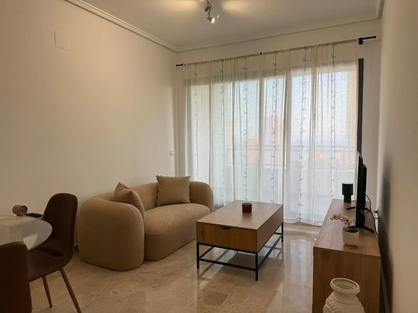 Living room of Apartments for sale in Benidorm  with Terrace, Storage room and Furnished