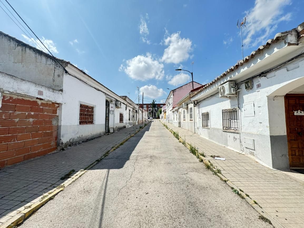 Vista exterior de Casa adosada en venda en Aranjuez