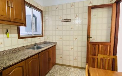 Cuina de Apartament per a compartir en Los Llanos de Aridane amb Aire condicionat i Terrassa