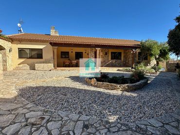 Villa avec piscine à vendre à Botarell