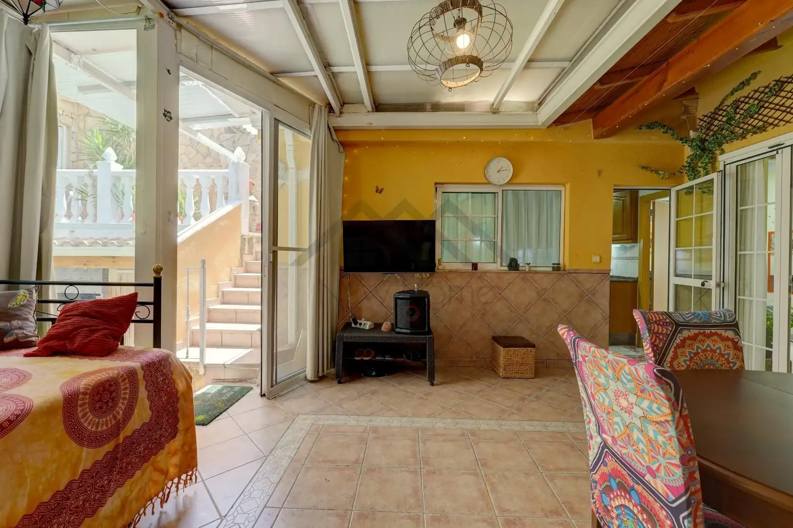 Sala d'estar de Finca rústica en venda en Benaguasil amb Terrassa, Traster i Piscina