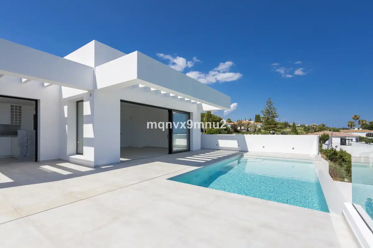 Villa avec piscine à vendre à El Faro de Calaburra - Chaparral
