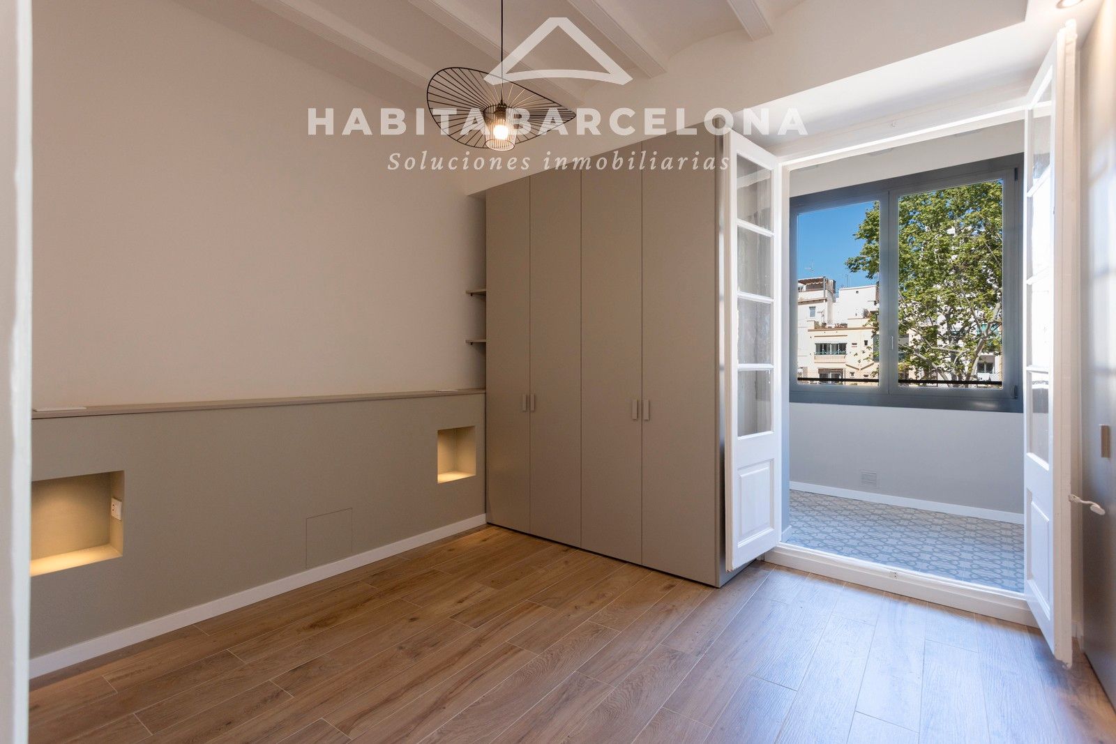 Bedroom of Flat for sale in  Barcelona Capital  with Air Conditioner, Heating and Oven