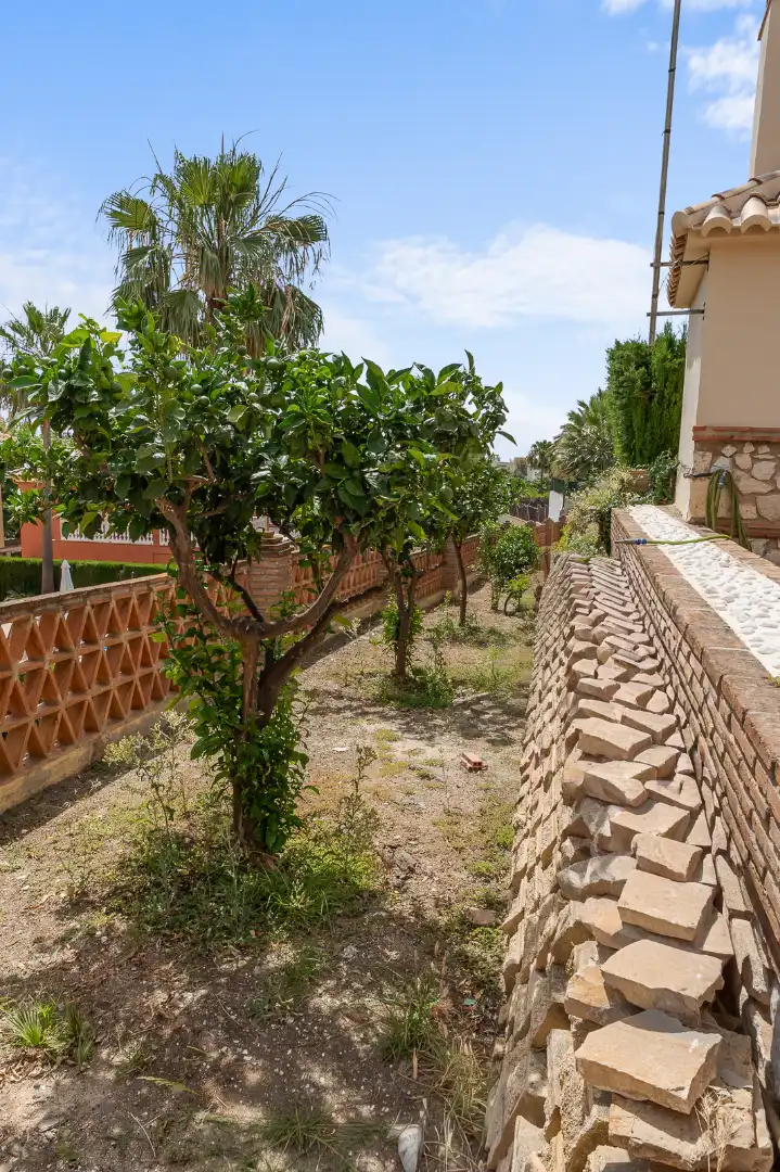 Jardí de Casa o xalet en venda en Benalmádena amb Aire condicionat, Jardí privat i Piscina