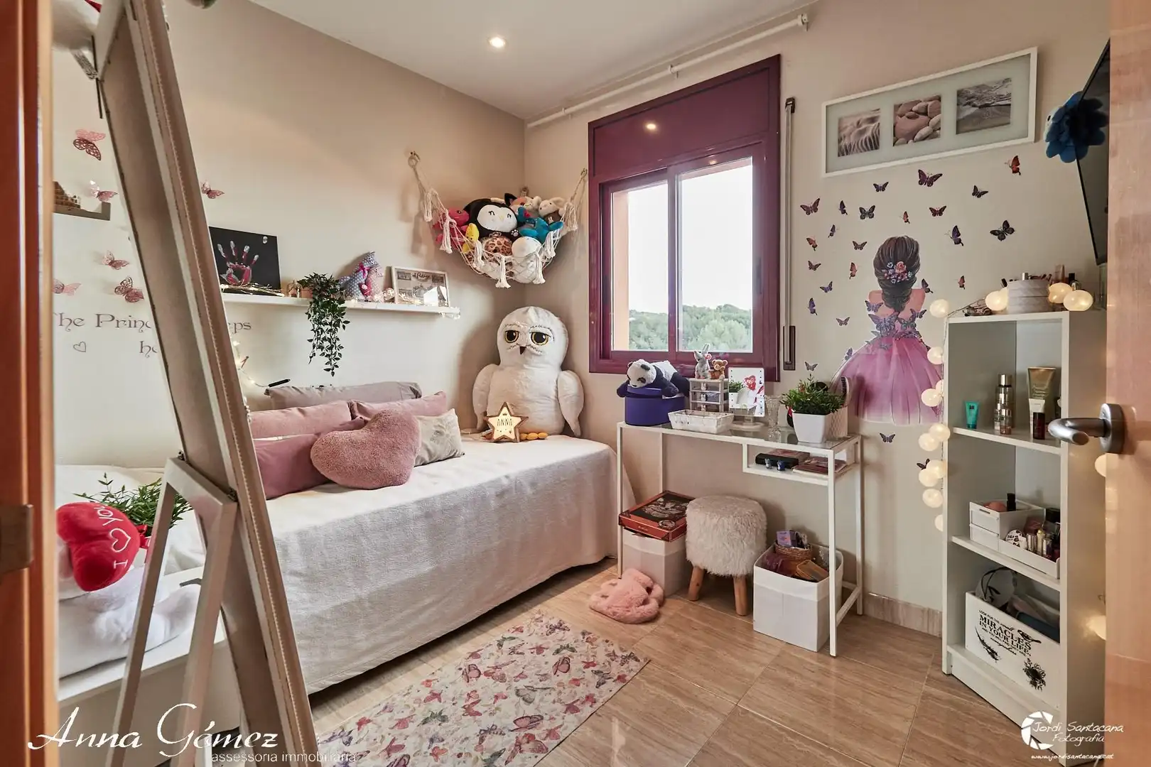 Schlafzimmer von Dachboden zum Verkauf in Calafell mit Heizung, Terrasse und Gemeinschaftspool