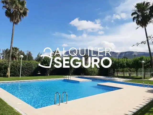 Piscina de Piso de alquiler en Dénia con Aire acondicionado, Terraza y Trastero