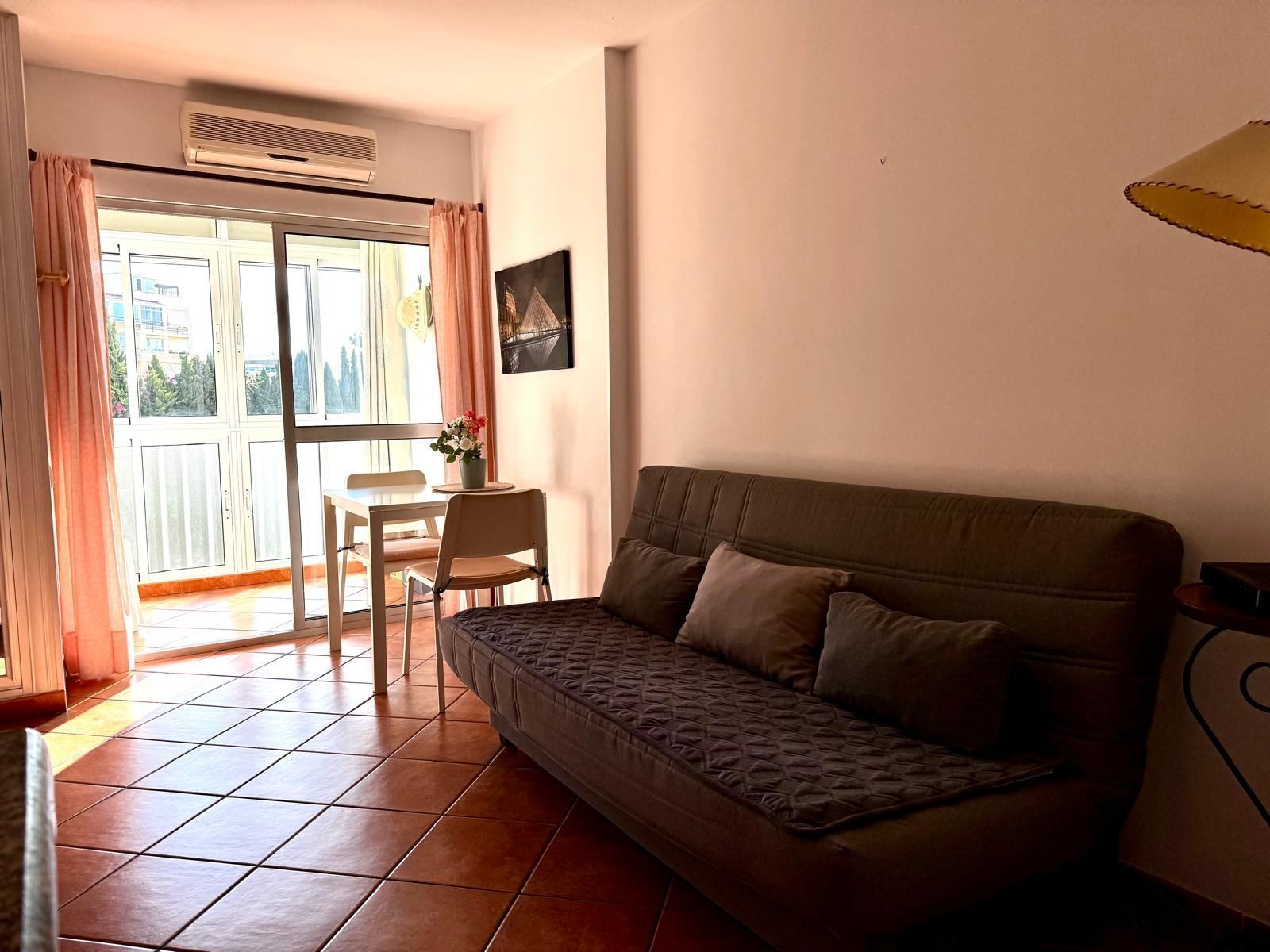 Living room of Study for sale in Benalmádena  with Air Conditioner, Heating and Terrace