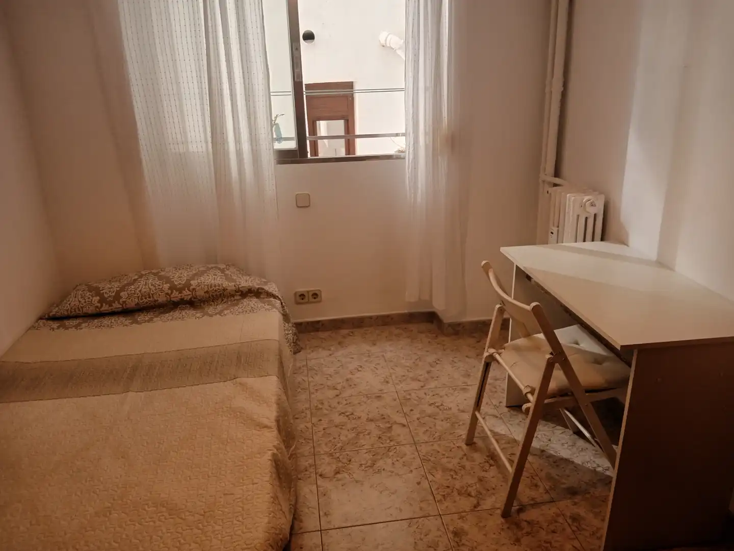 Room in Calle del Doctor Castelo, Ibiza de Madrid