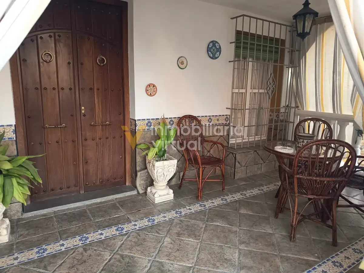 Casa o chalet en venta en Lucena con Piscina y Amueblado