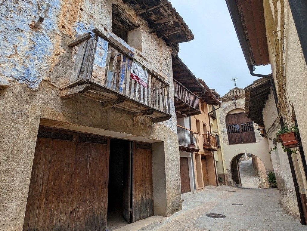 Außenansicht von Country house zum verkauf in Peñarroya de Tastavins mit Balkon