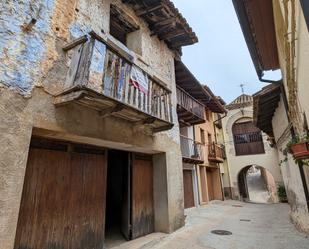 Außenansicht von Country house zum verkauf in Peñarroya de Tastavins mit Balkon