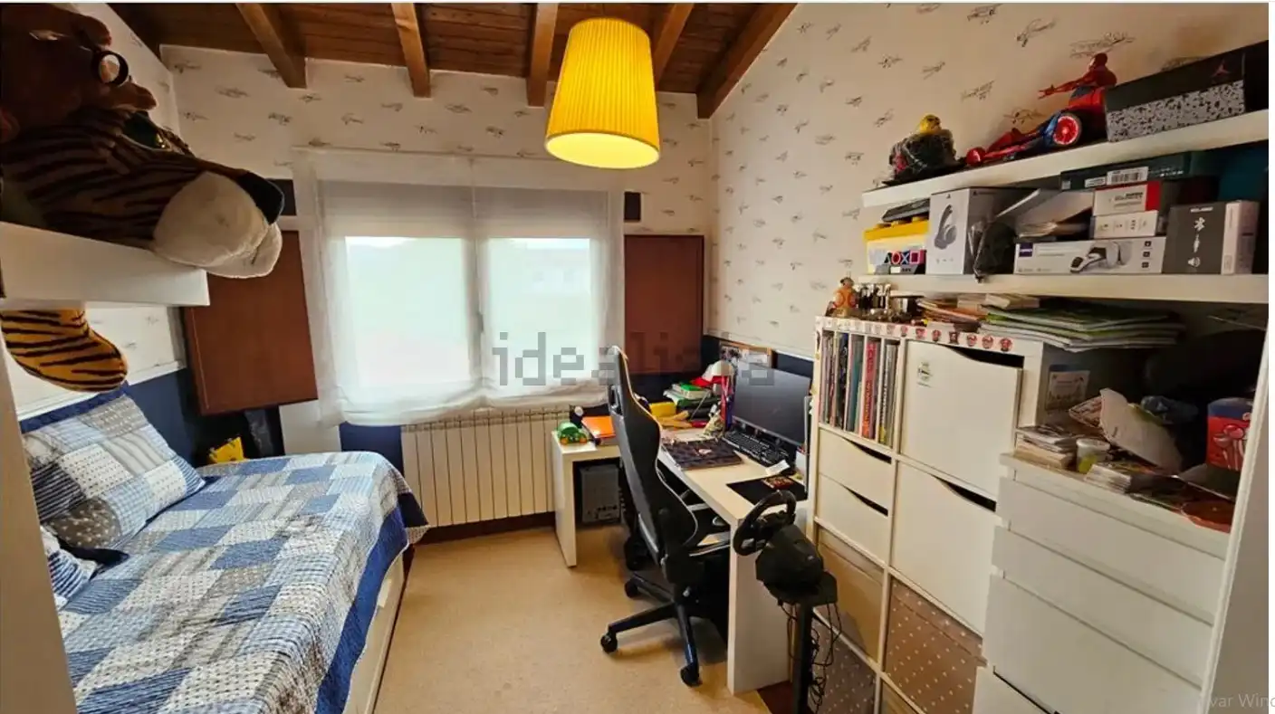 Habitación de Finca rústica en venta en Medina de Pomar con Calefacción, Terraza y Trastero