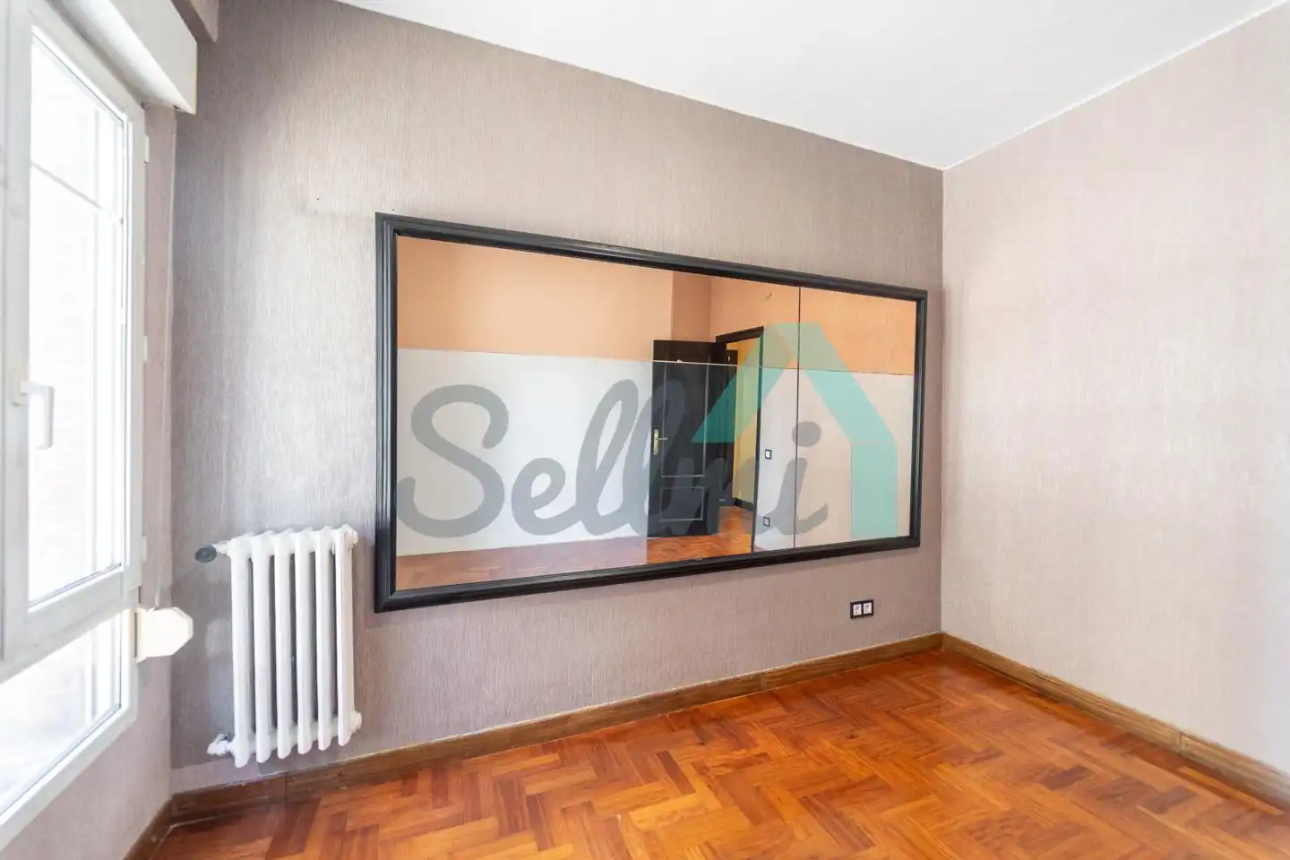 Piso en venta en Oviedo  con Calefacción, Parquet y Terraza