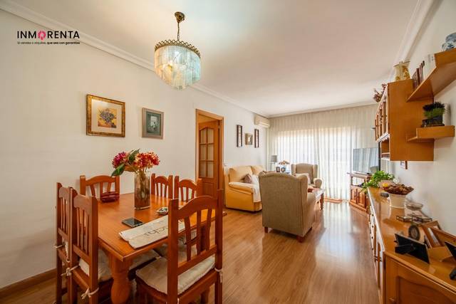 Piso en Venta en Calle REINA VICTORIA en Reyes