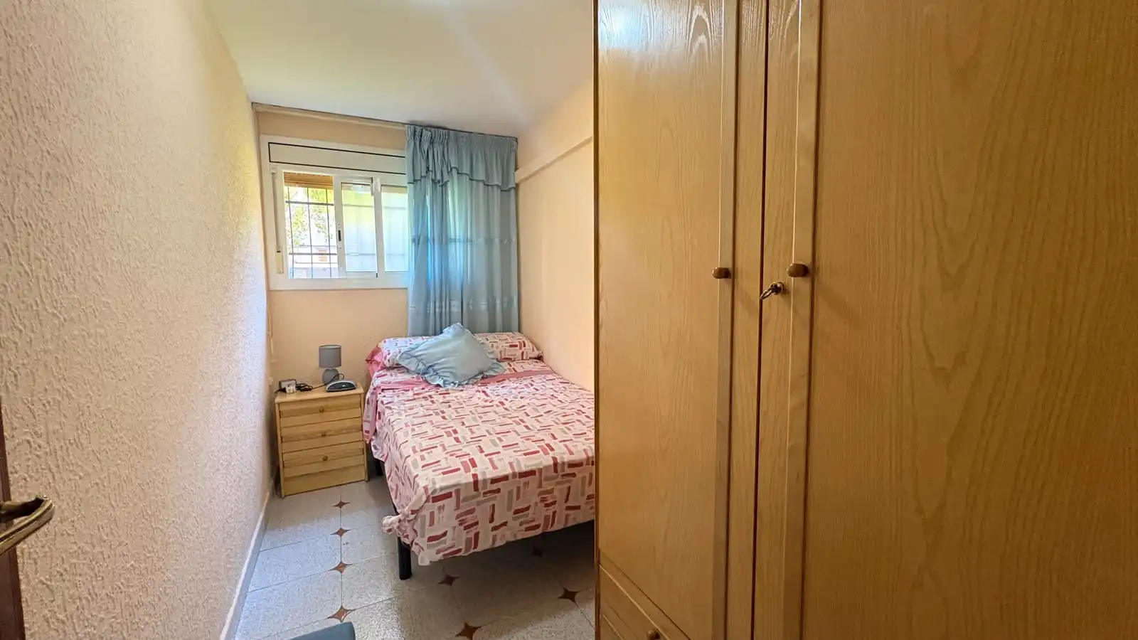 Habitación de Piso en venta en L'Hospitalet de Llobregat con Aire acondicionado, Calefacción y Amueblado