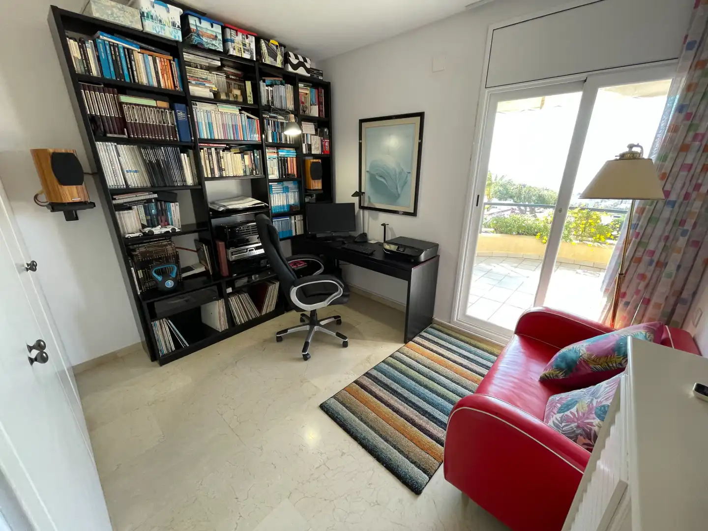 Sala de estar de Casa adosada en venta en Sitges con Aire acondicionado, Calefacción y Jardín privado