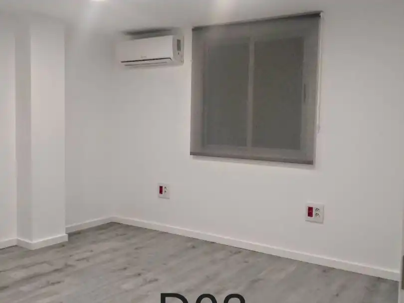 Office for sale in Algemesí  with Air Conditioner
