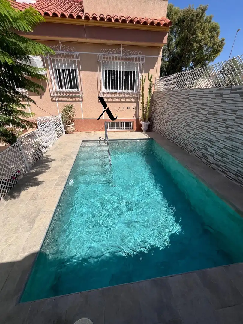 Villa con terrazza in vendita a Urbanizacion PURIAS