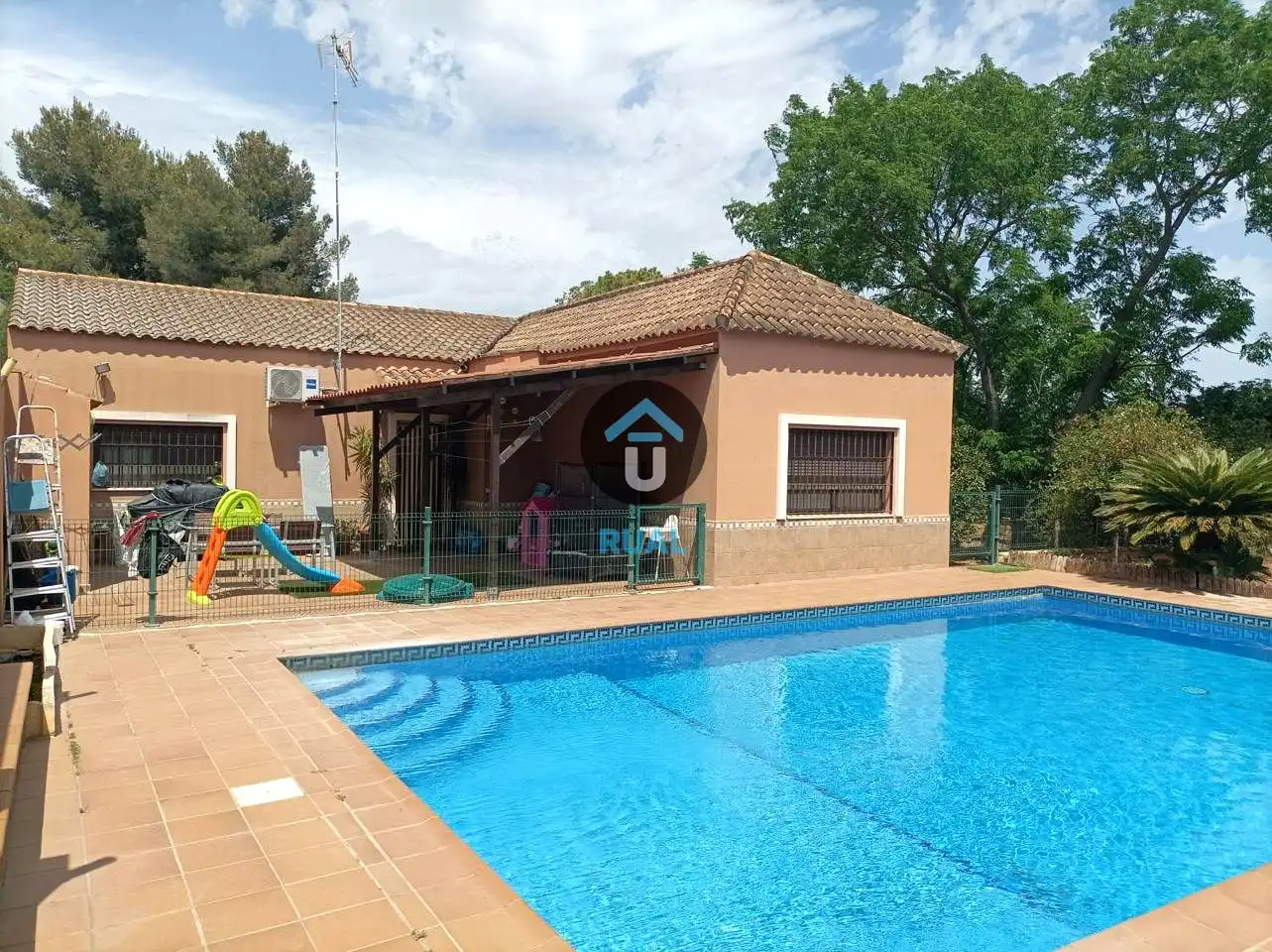 Piscina de Casa o chalet en venta en Mairena del Aljarafe con Aire acondicionado, Jardín privado y Terraza