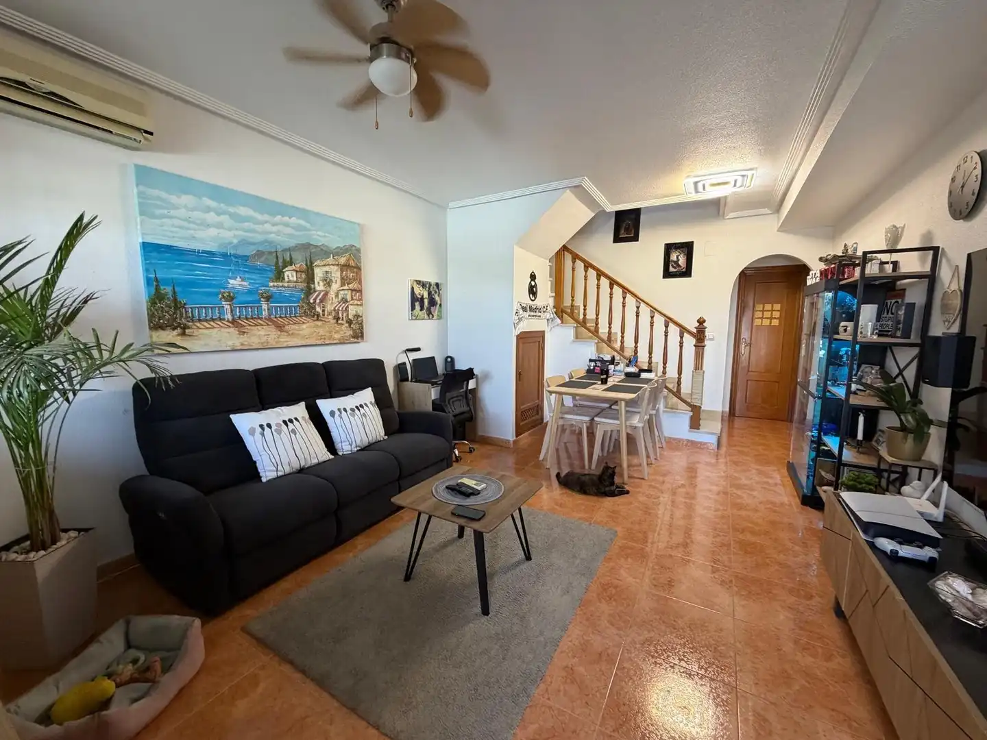 Sala de estar de Casa adosada en venta en Torrevieja con Jardín privado, Terraza y Amueblado