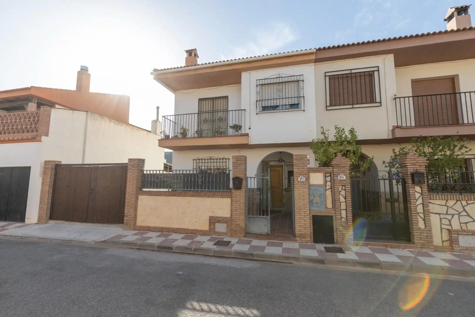 Vista exterior de Casa adosada en venda en La Malahá amb Terrassa