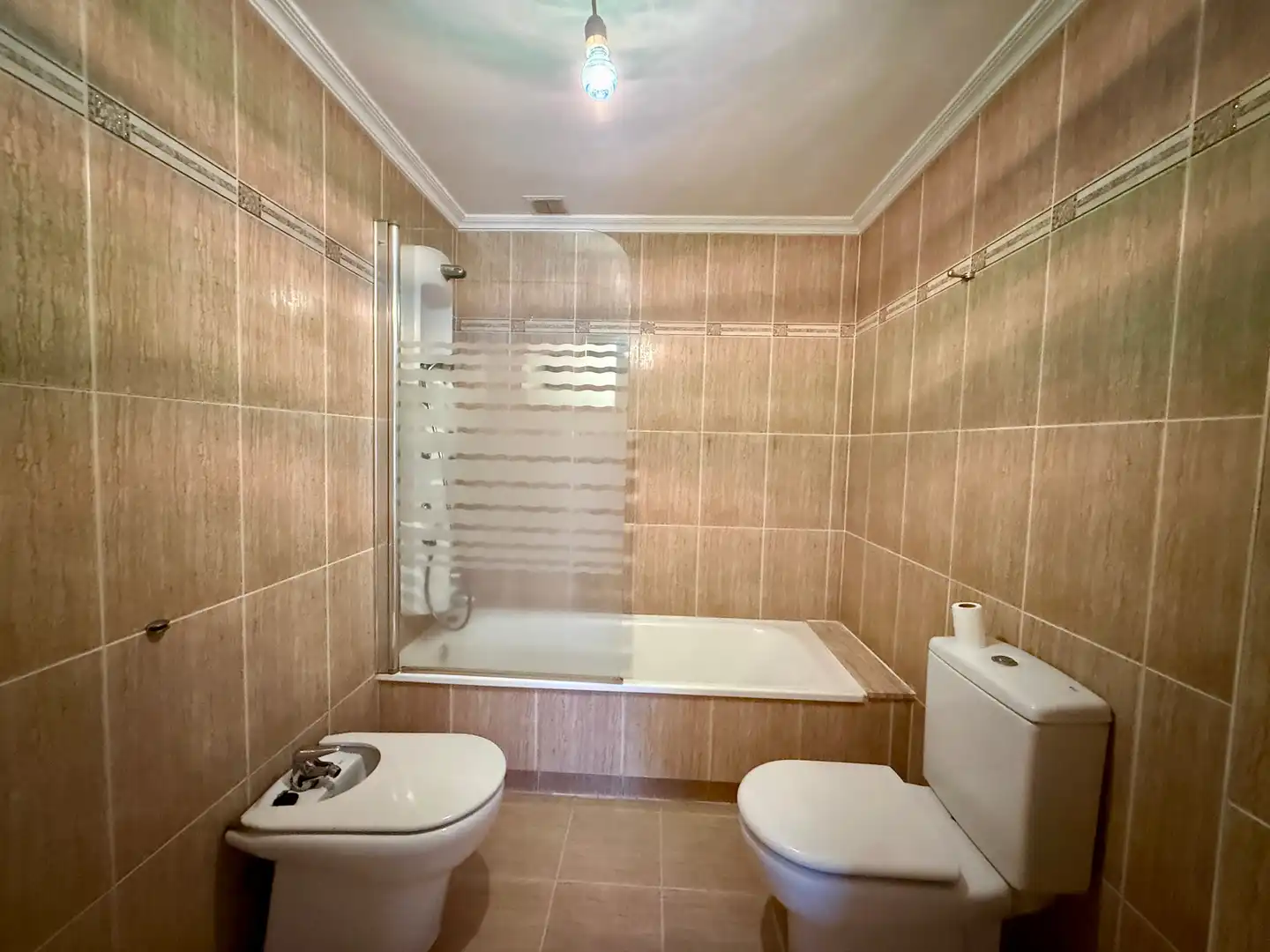 Bany de Apartament en venda en O Grove   amb Calefacció, Traster i Moblat