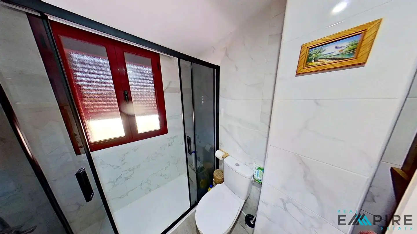 Baño de Ático en venta en Illescas con Aire acondicionado, Calefacción y Jardín privado