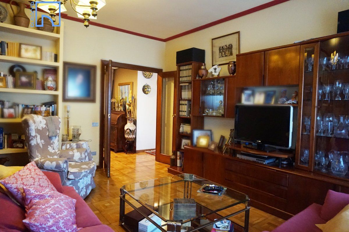 Sala d'estar de Pis en venda en  Logroño amb Calefacció, Traster i Balcó