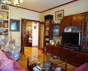 Sala d'estar de Pis en venda en  Logroño amb Calefacció, Traster i Balcó
