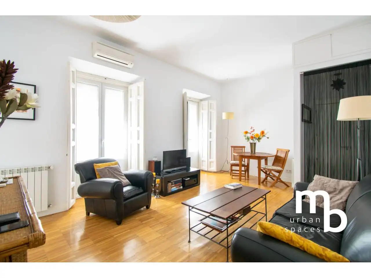 Piso con terraza en venta en Calle Humilladero