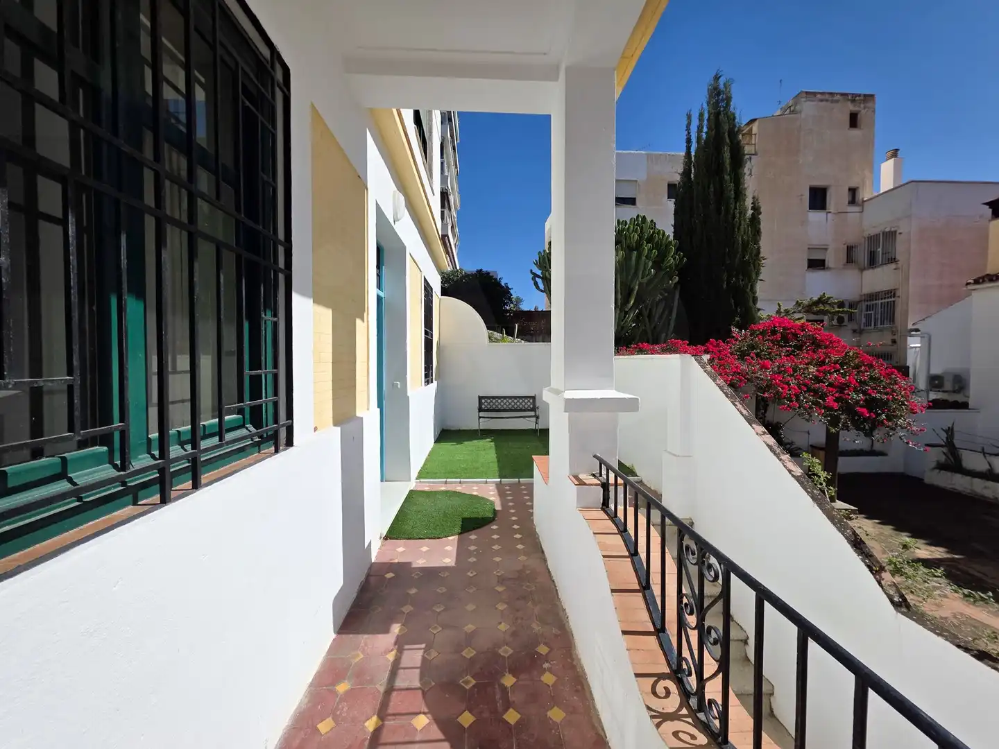 Vista exterior de Casa o xalet en venda en Málaga amb Aire condicionat, Calefacció i Terrassa