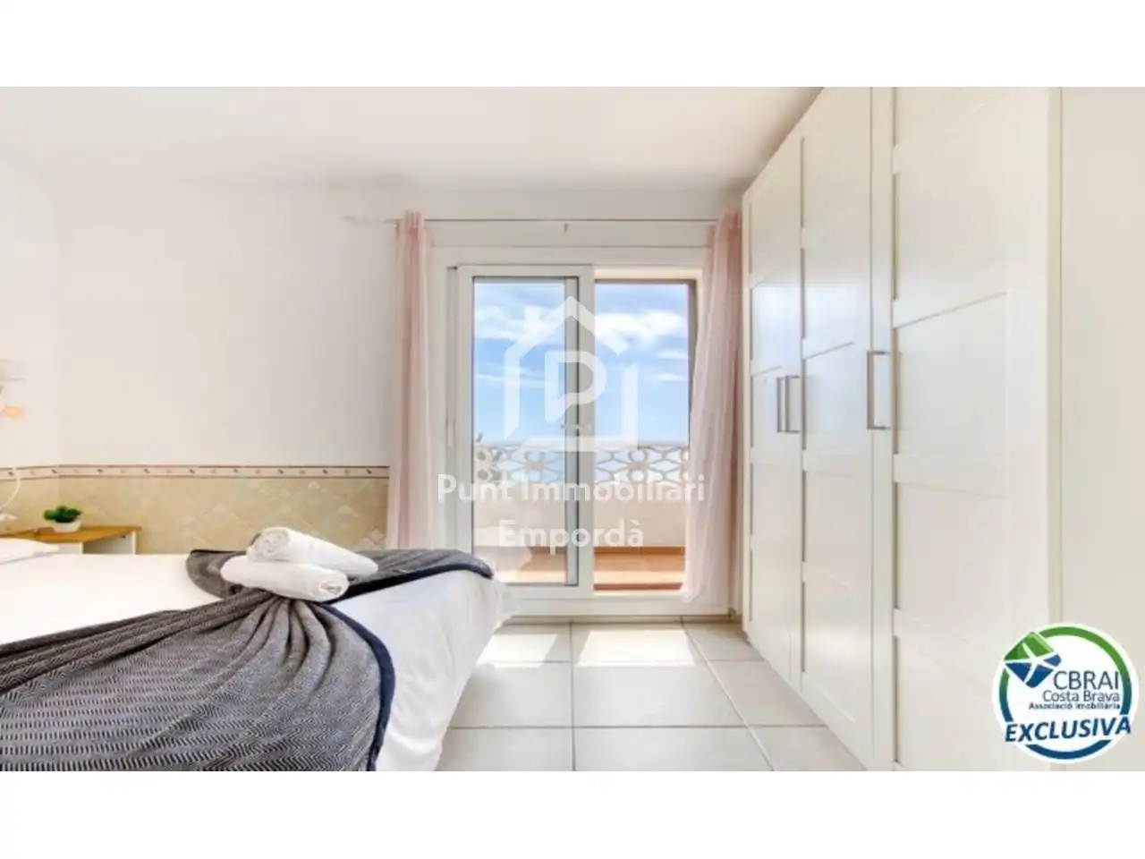 Vista exterior de Apartament en venda en Roses amb Aire condicionat, Calefacció i Terrassa