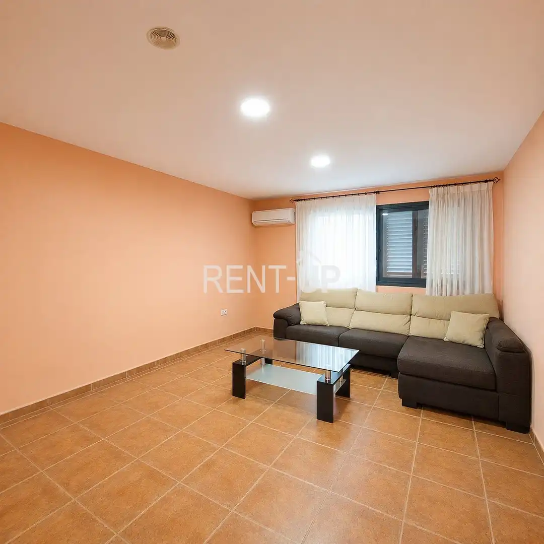 Sala de estar de Casa adosada en venta en Novelé  / Novetlè con Aire acondicionado, Terraza y Trastero