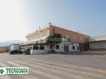 Gewerbefläche zum Verkauf in Adra