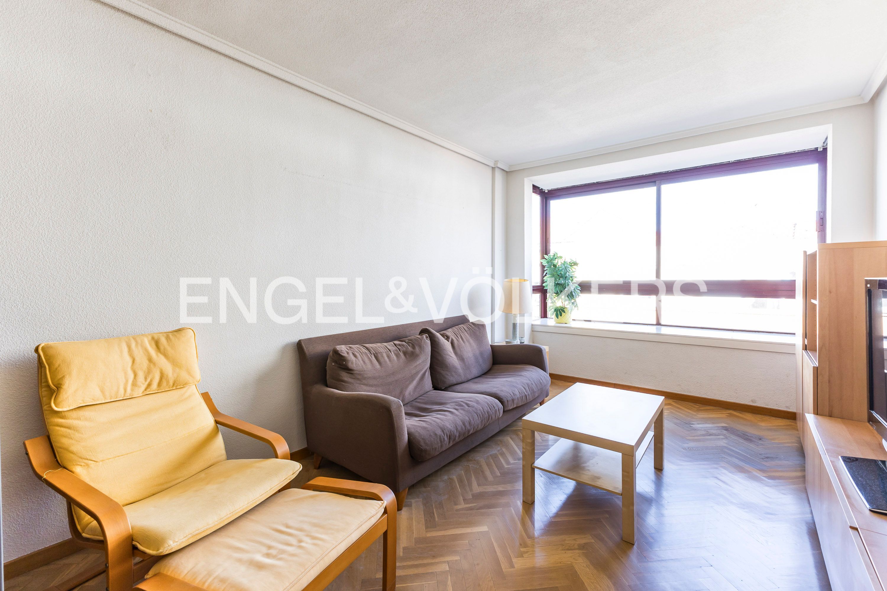 Living room of Flat for sale in  Madrid Capital  with Air Conditioner, Heating and Parquet flooring