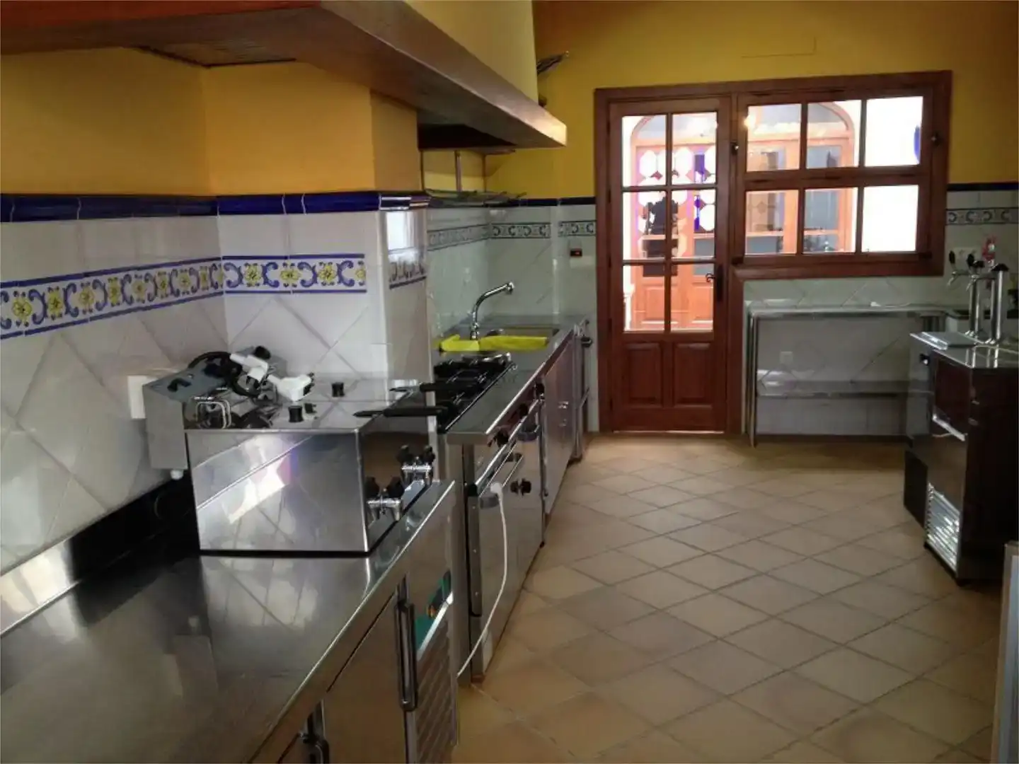 Cuina de Casa adosada de lloguer en Almonte amb Aire condicionat, Moblat i Balcó