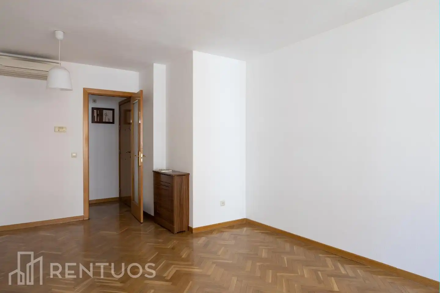 Bedroom of Flat for rent in Madrid  with Air Conditioner, Heating and Parquet flooring